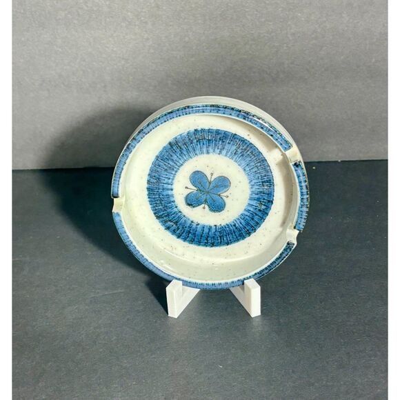 Vintage Japanese Ceramic Ashtray Blue Clover Motif Hand Painted Signed Pottery - Picture 2 of 3